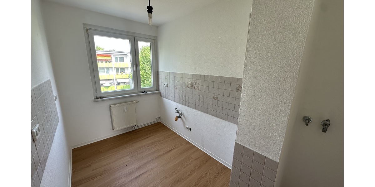 Neuer Fußboden und Balkon! 4 Zimmer Wohnung in Gera Langenberg - Etagenwohnung Gera Langenberg | Angebot:27156280