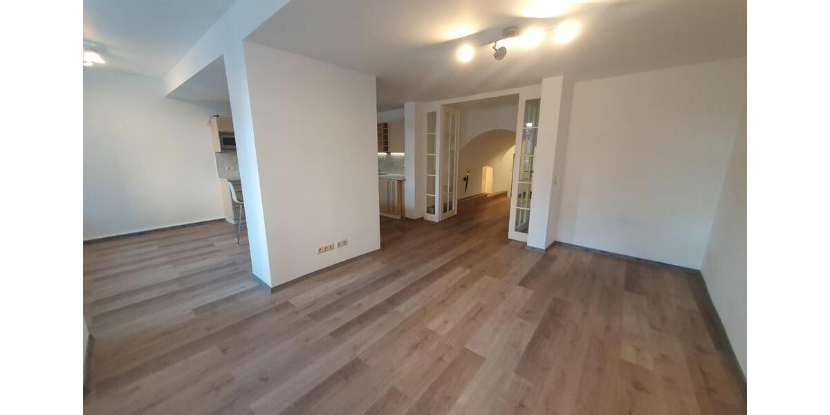 Helle 2-Raumwohnung am Marktplatz von 07607 Eisenberg 2 zimmer