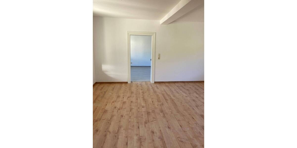 Einfamilienhaus Stadtroda Podelsatz - 8 Zimmer, 233 m&sup2;, 279.000&euro; | Angebot:25695943