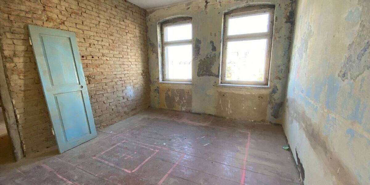Sanierungsbedürftiges Mehrfamilienhaus mit 2-3 Wohneinheiten 1 zimmer