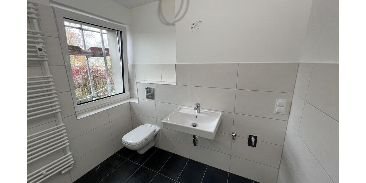 Erstbezug nach Sanierung: Exklusive 3 Zimmer Wohnung mit Balkon, Wanne und Dusche! - Etagenwohnung Gera Alt-Bieblach | Angebot:26248665