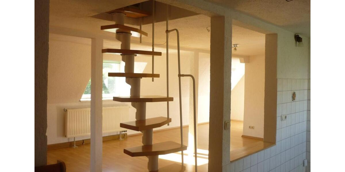 Dachgeschoßwohnung Greiz - 2.5 Zimmer, 58 m&sup2;, 270&euro; | Angebot:24717605