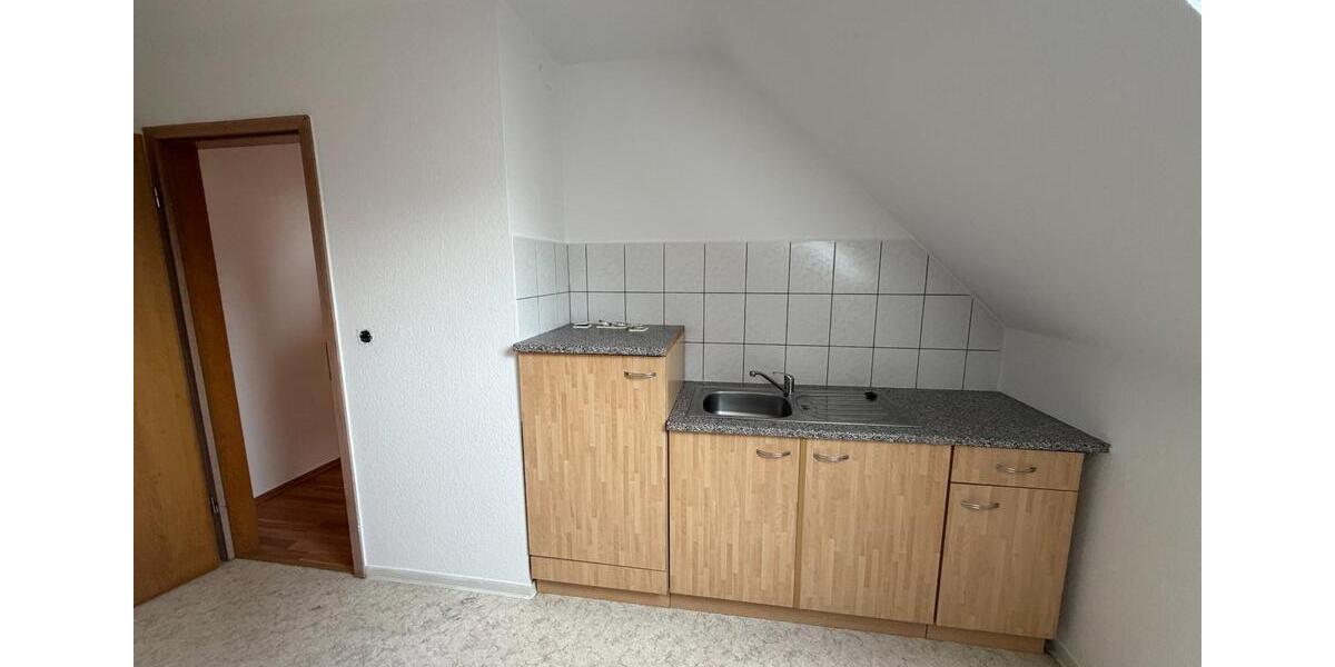 Dachgeschoßwohnung Altenburg - 2 Zimmer, 42 m&sup2;, 300&euro; | Angebot:24651533