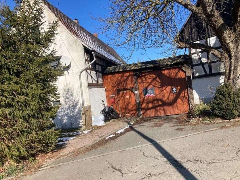 Haus zum Kaufen in Crimmitschau 69.000 € 160 m²