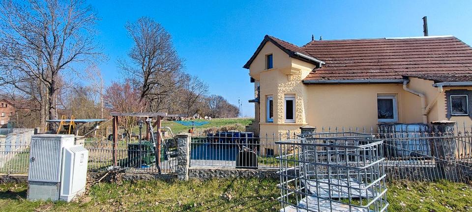 Einfamilienhaus Teuchern - 5 Zimmer, 110 m&sup2;, 150.000&euro; | Angebot:25844236