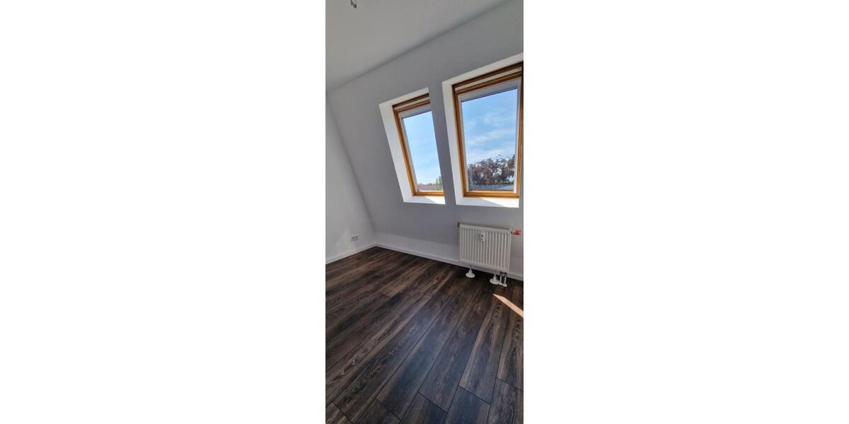 Dachgeschoßwohnung Meerane - 1 Zimmer, 37 m&sup2;, 250&euro; | Angebot:26317123