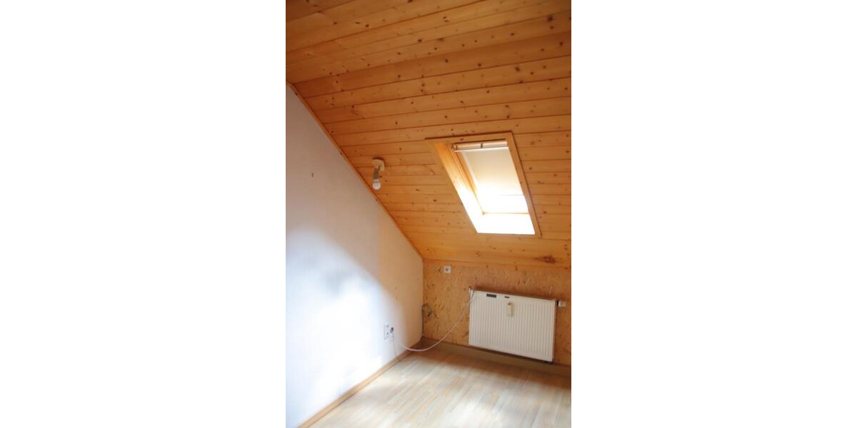 Doppelhaushälfte Crimmitschau - 12 Zimmer, 170 m&sup2;, 125.000&euro; | Angebot:26041621