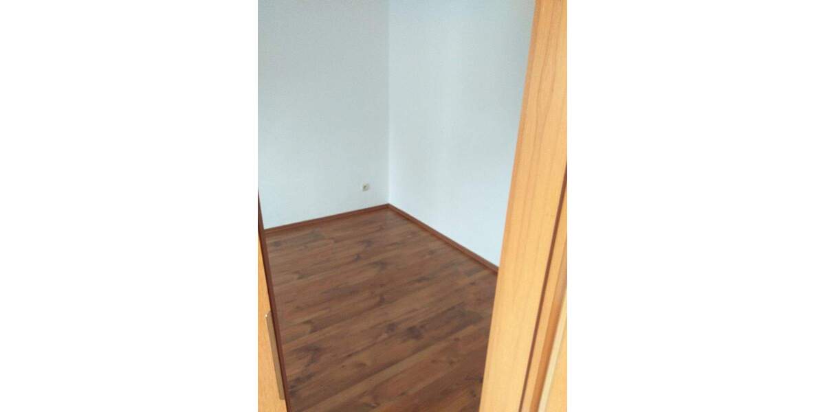 Etagenwohnung Meerane - 2 Zimmer, 46 m&sup2;, 29.900&euro; | Angebot:26028044
