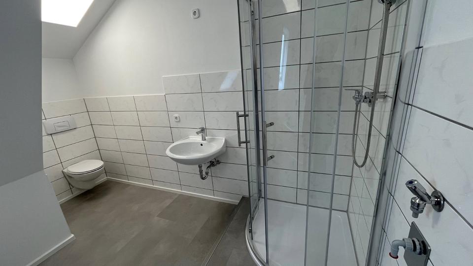 Dachgeschoßwohnung Werdau - 3 Zimmer, 64 m&sup2;, 390&euro; | Angebot:26032896