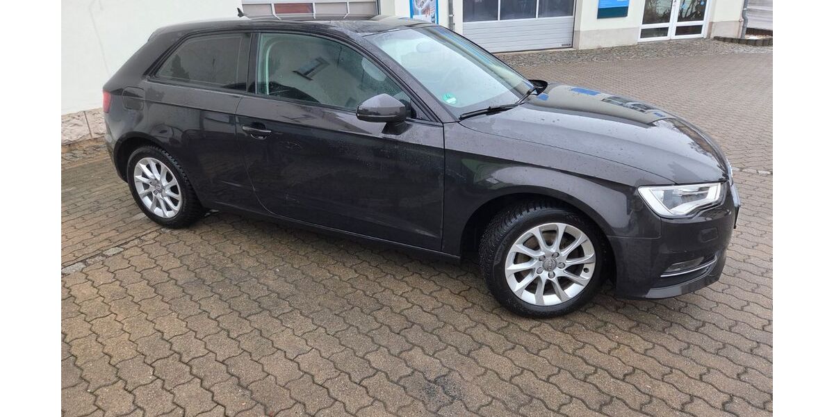 Audi A3 89.000 km 10.000 &euro; Gera 07545