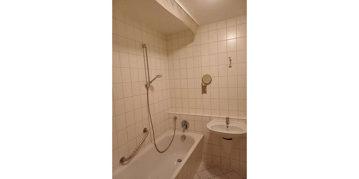 Etagenwohnung Gera-Untermhaus Untermhaus - 2 Zimmer, 74 m&sup2;, 490&euro; | Angebot:26741492