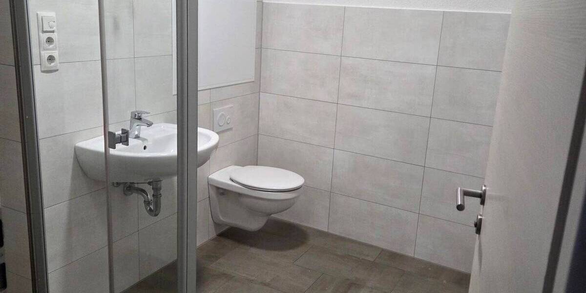 Etagenwohnung Eisenberg - 3 Zimmer, 90 m&sup2;, 720&euro; | Angebot:25769418