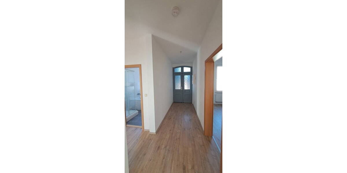 Etagenwohnung Crimmitschau - 3 Zimmer, 76 m&sup2;, 450&euro; | Angebot:26807688