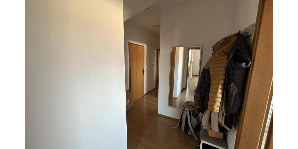 2 Raum DG-Wohnung - Bad mit Fenster, Wanne und Dusche - Dachgeschoßwohnung Gera Alt-Bieblach | Angebot:26233629