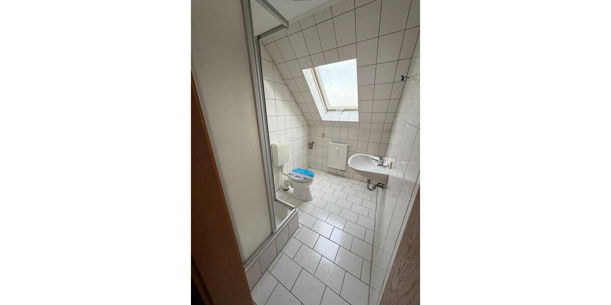 Dachgeschoßwohnung Altenburg - 2 Zimmer, 42 m&sup2;, 300&euro; | Angebot:24651533