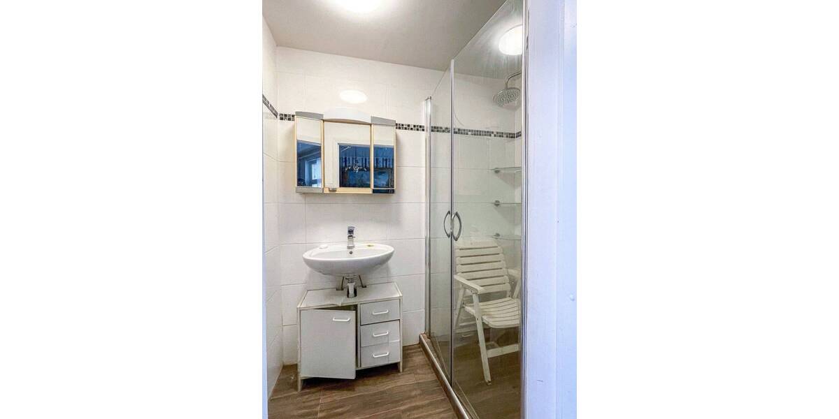 Reihenmittelhaus Meerane - 8 Zimmer, 200 m&sup2;, 79.000&euro; | Angebot:26388194