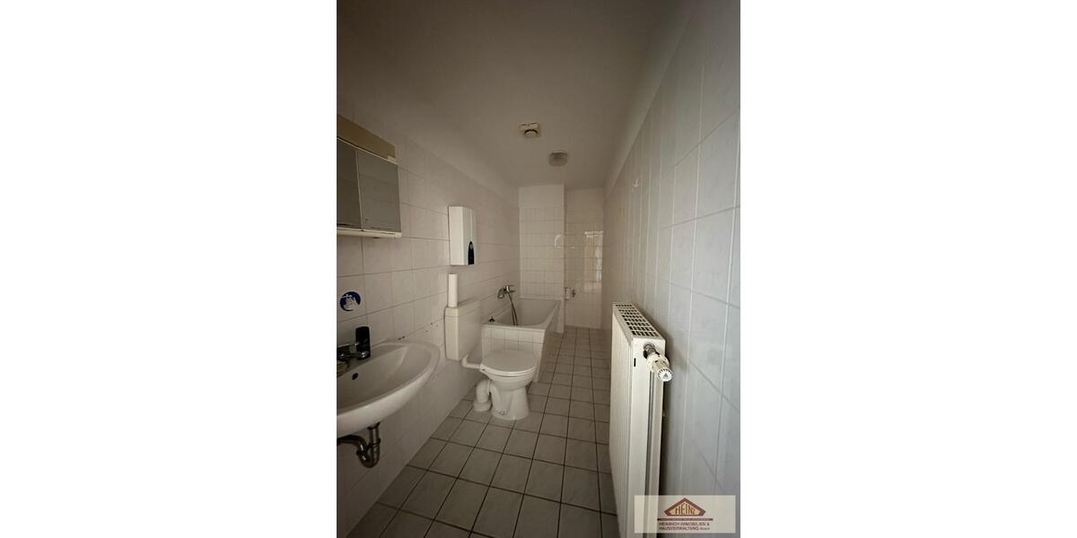 Etagenwohnung Eisenberg - 2 Zimmer, 40 m&sup2;, 240&euro; | Angebot:23717226