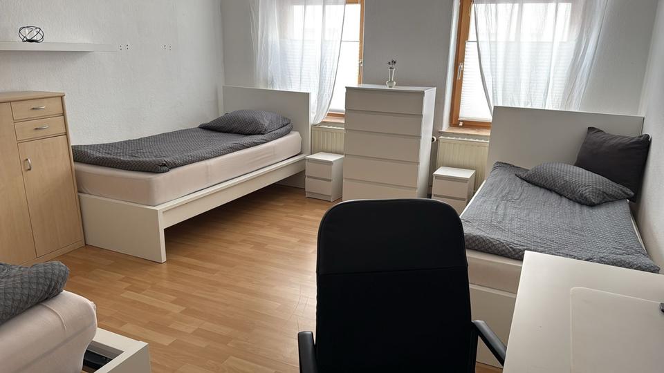 Etagenwohnung Gera Alt-Taubenpreskeln - 4 Zimmer, 70 m&sup2;, 80&euro; | Angebot:25886935