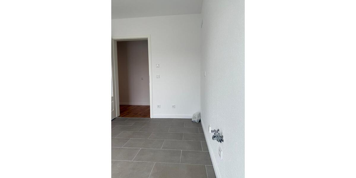 Dachgeschoßwohnung Meerane - 5 Zimmer, 117 m&sup2;, 1.300&euro; | Angebot:26325768
