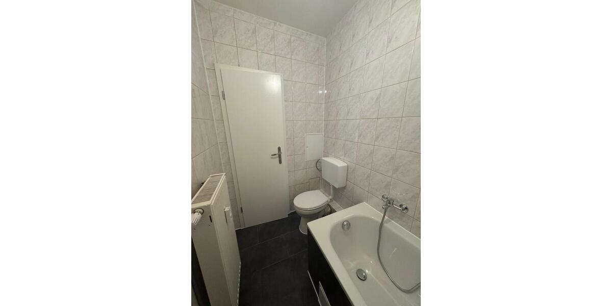 Etagenwohnung Zeitz - 2 Zimmer, 65 m&sup2;, 422&euro; | Angebot:26222985