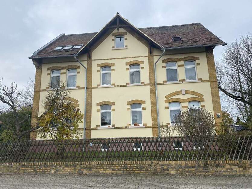 Haus zum Kaufen in Groitzsch 465.000 € 237.44 m²