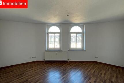 Sonnige Dachgeschoßwohnung mit Erker in zentraler Lage 3 zimmer