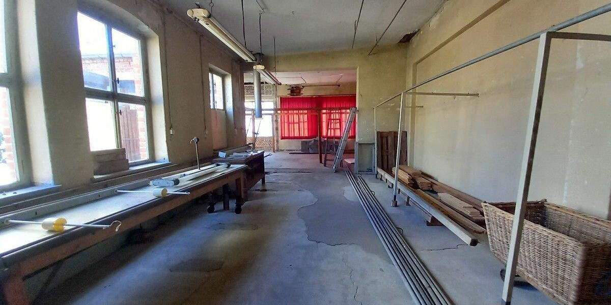 Mehrfamilienhaus, Wohnhaus Crimmitschau - 9 Zimmer, 185 m&sup2;, 69.000&euro; | Angebot:25385481