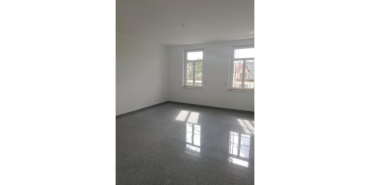 Etagenwohnung Schmölln - 4 Zimmer, 110 m&sup2;, 880&euro; | Angebot:24802003