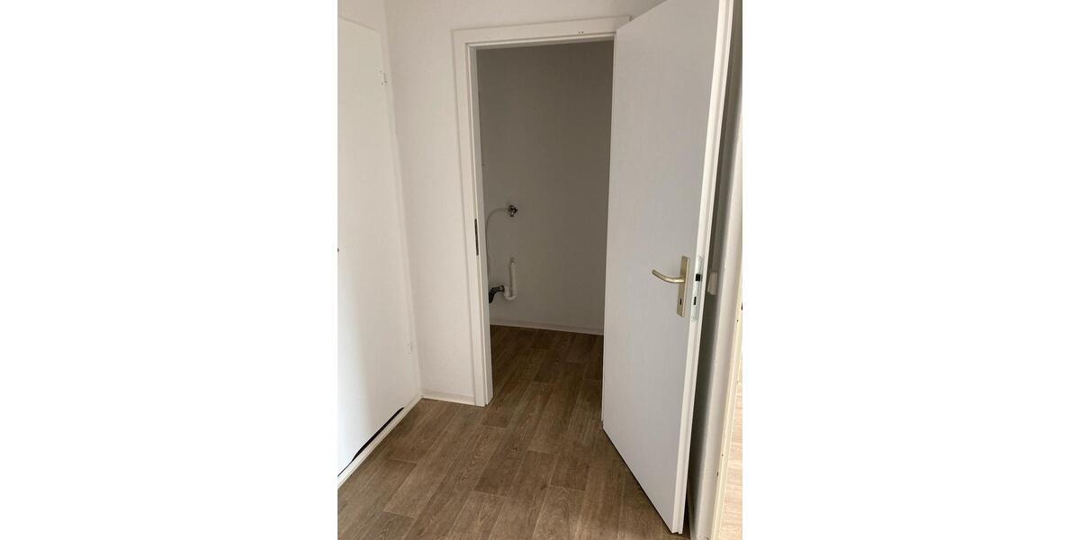 Dachgeschoßwohnung Gera - 3 Zimmer, 64 m&sup2;, 365&euro; | Angebot:25417613