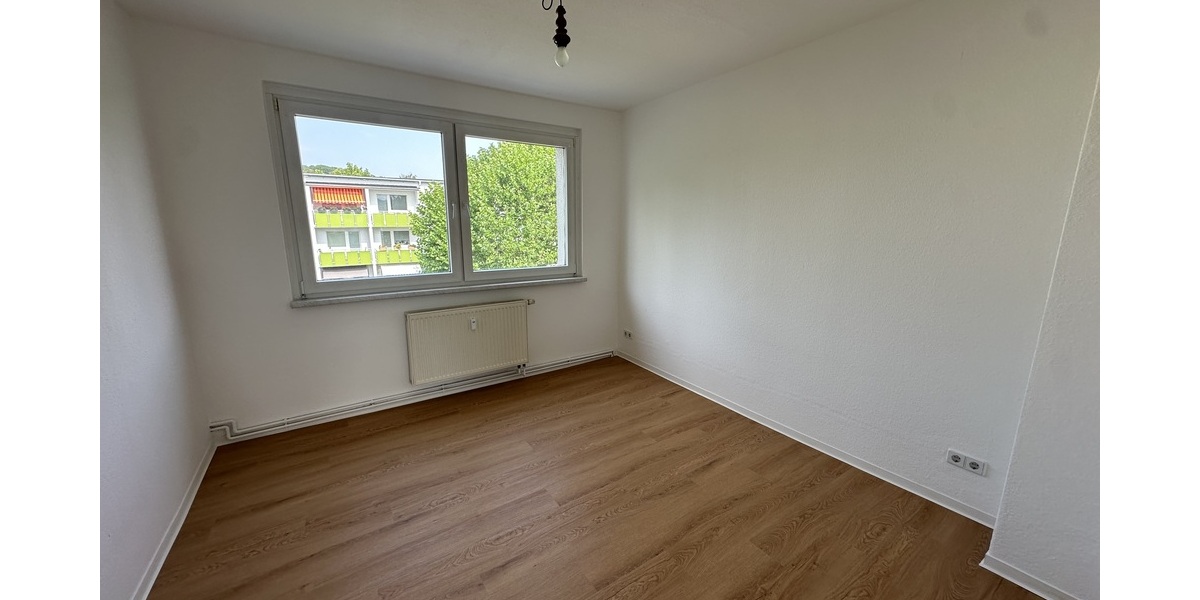Neuer Fußboden und Balkon! 4 Zimmer Wohnung in Gera Langenberg - Etagenwohnung Gera Langenberg | Angebot:27156280