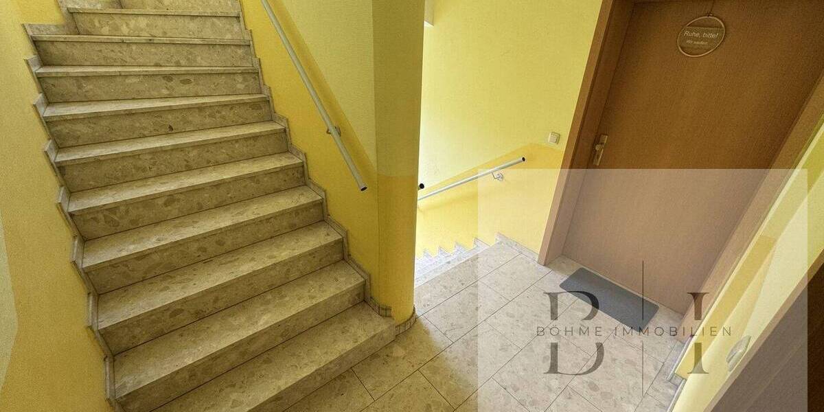 Etagenwohnung Gera Innenstadt - 2 Zimmer, 52 m&sup2;, 350&euro; | Angebot:26273818