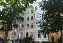 Tolle 2-Zi-Wohnung im 2. OG mit Balkon in schönem Bürgerhaus, Einbauküche möglich