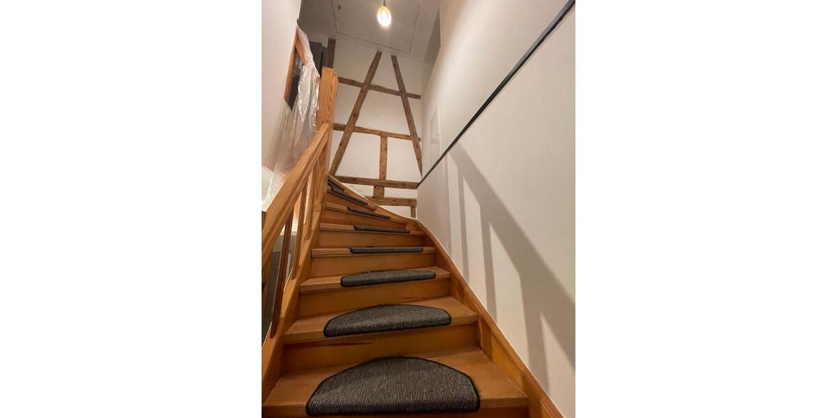 Etagenwohnung Bad Klosterlausnitz - 5 Zimmer, 160 m&sup2;, 1.000&euro; | Angebot:25527515