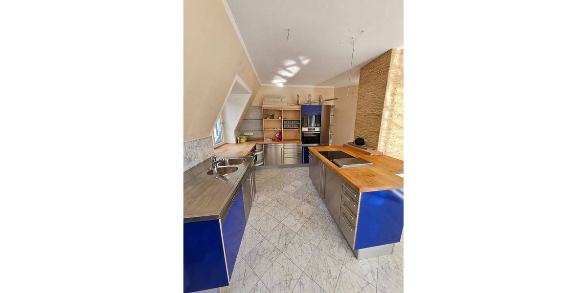 Eigentum mit Altbaucharme in bester Villenlage, Balkon, Kamin, gr. Garten, SUV-TG; viele Finanzierungsmodelle mgl. 5 zimmer