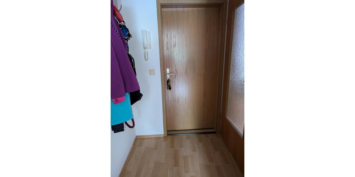 Dachgeschoßwohnung Rositz - 2 Zimmer, 62 m&sup2;, 300&euro; | Angebot:26634620