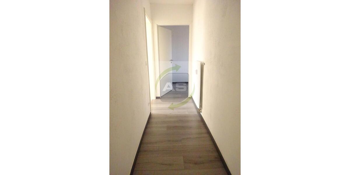 Etagenwohnung Meerane - 3 Zimmer, 82 m&sup2;, 595&euro; | Angebot:25365173