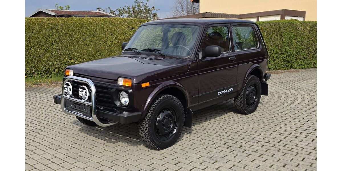 Lada Taiga 22.522 km 15.895 &euro; Isserstedt 07751