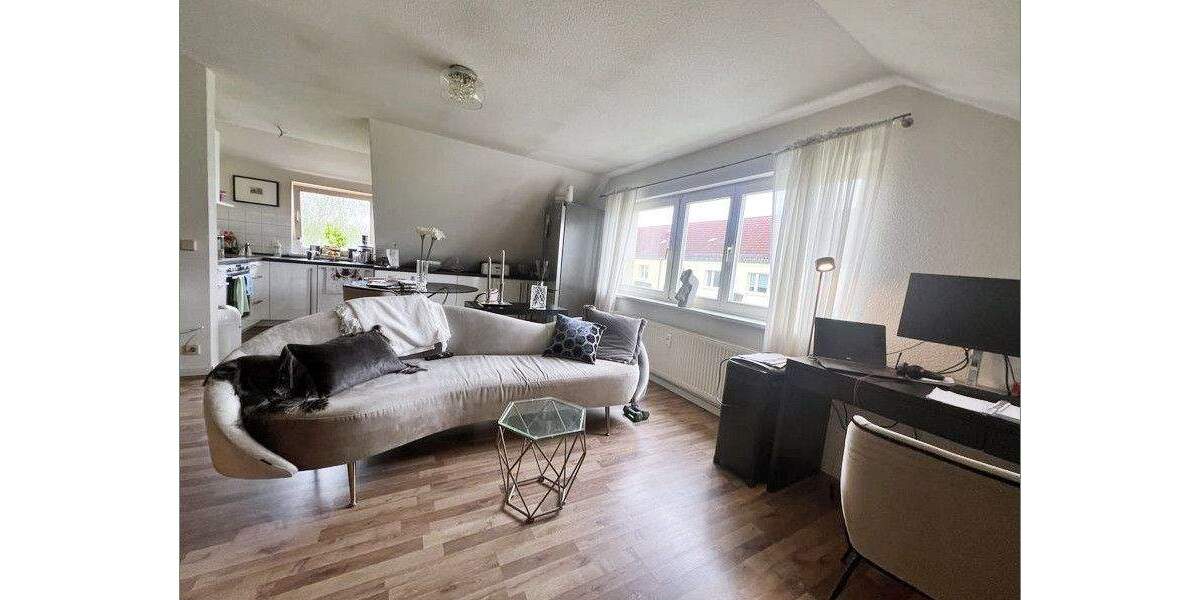 Gepflegte 2-Zimmer-Eigentumswohnung, leerstehend, mit Kfz-Stellplatz in Elsteraue 2 zimmer