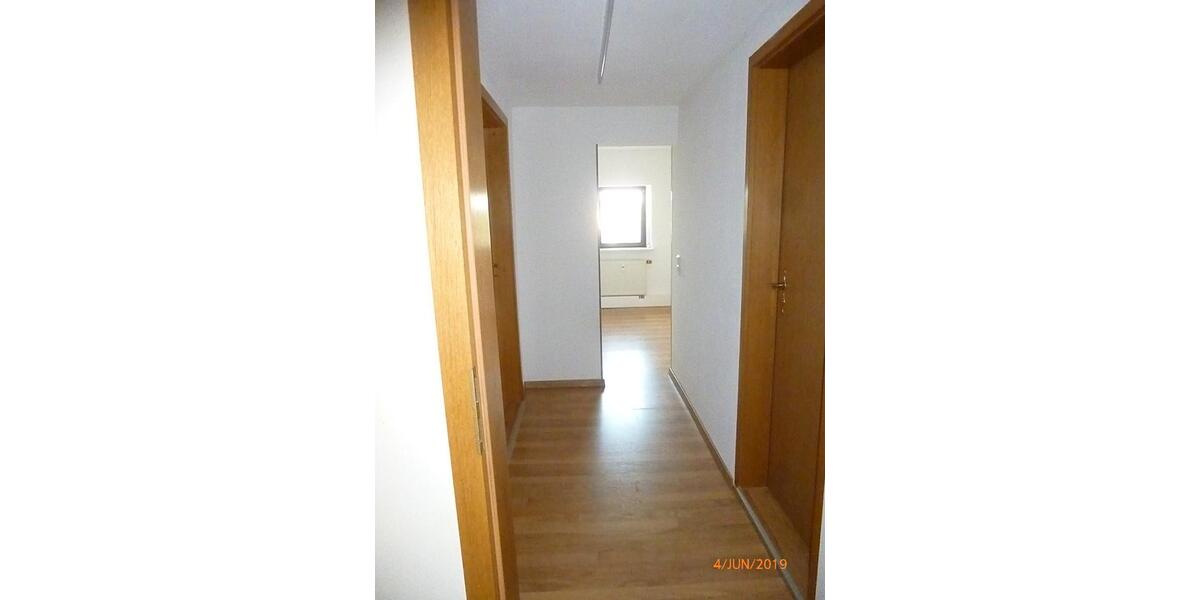 Dachgeschoßwohnung Greiz - 2.5 Zimmer, 60 m&sup2;, 200&euro; | Angebot:26634661
