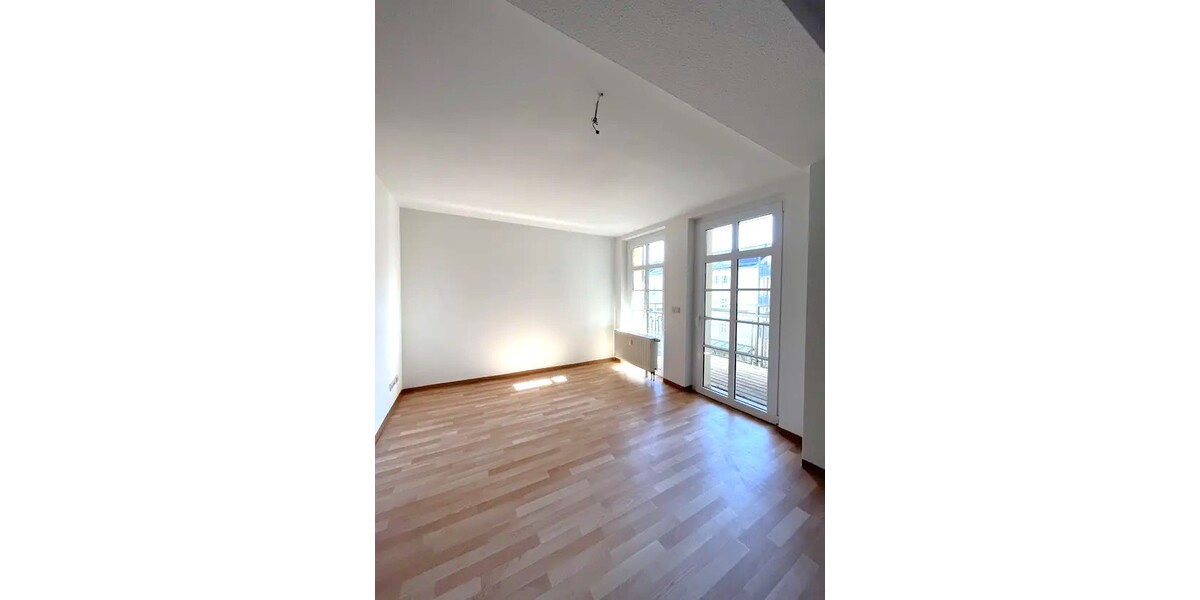 Toller Ausblick - Große, helle & ruhige 1 Raum-Whg. m. Balkon & Aufzug - Dachgeschoßwohnung Gera Ostviertel | Angebot:27022974