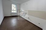 Moderne 3 Raum-Wohnung mit stylischem Bad mit Fenster, Dusche und Wanne. 3 zimmer