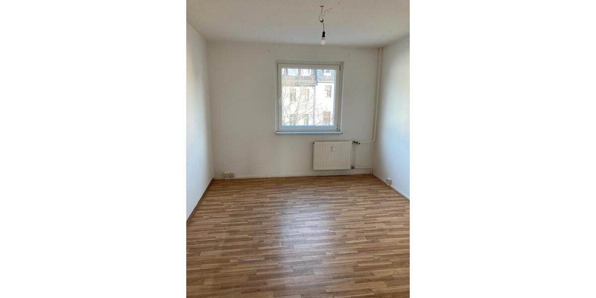 Etagenwohnung Gera - 4 Zimmer, 88 m&sup2;, 500&euro; | Angebot:24976161