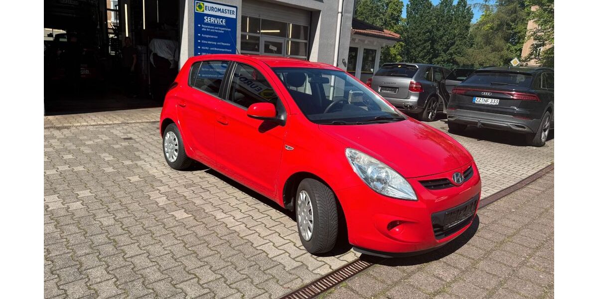 Hyundai i20 144.000 km 3.500 &euro; Zeitz 06712