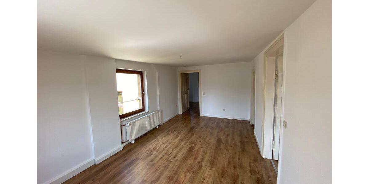 Dachgeschoßwohnung Greiz - 2 Zimmer, 68 m&sup2;, 340&euro; | Angebot:26462523