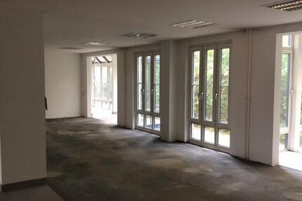 Vielseitige Gewerbefläche in zentraler Lage – Ideal für Büro, Einzelhandel oder Dienstleistungsunternehmen zimmer