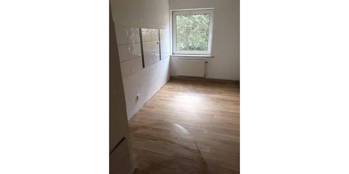 Etagenwohnung Teuchern - 2 Zimmer, 53 m&sup2;, 45.000&euro; | Angebot:26820023