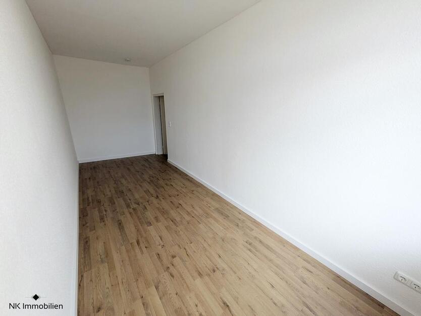 ++ attraktive, renovierte 3-Raum Wohnung in zentraler Lage, direkt am Markt in Meerane ++