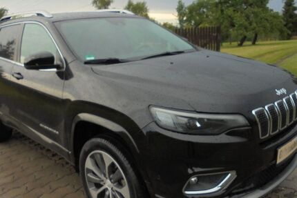 Jeep Cherokee 110.000 km 15.999 &euro; Schleifreisen 07629