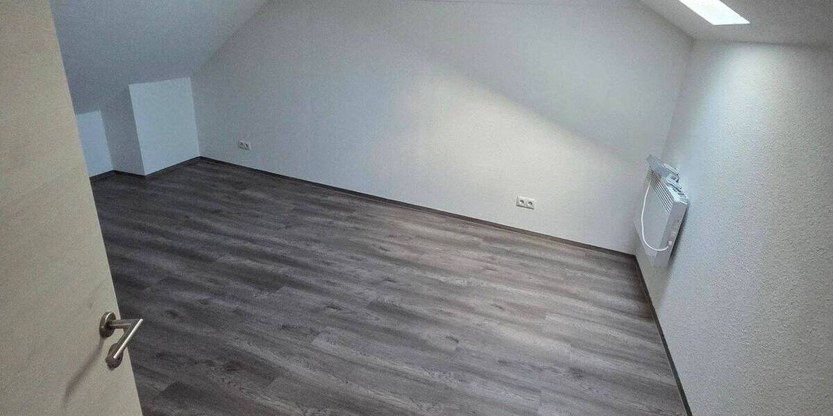 Etagenwohnung Eisenberg - 3 Zimmer, 90 m&sup2;, 720&euro; | Angebot:25769418