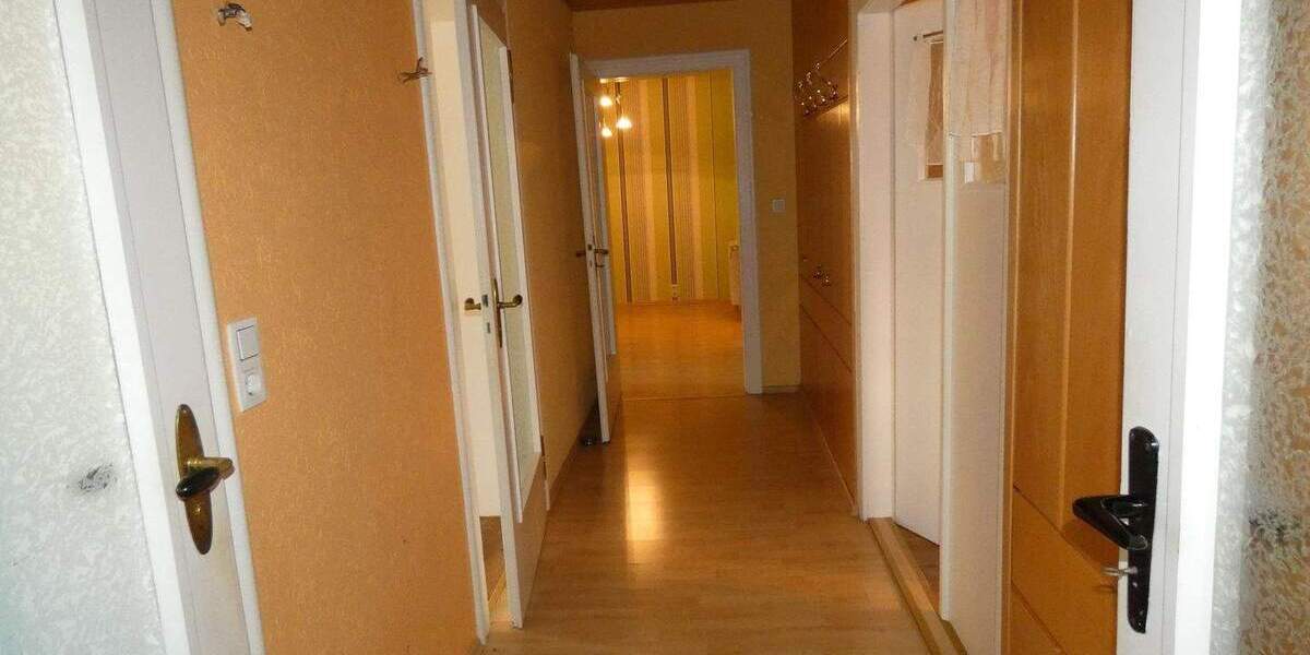 Einfamilienhaus Neustadt - 7 Zimmer, 225 m&sup2;, 250.000&euro; | Angebot:25673078